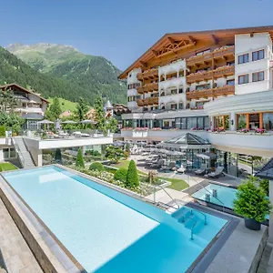 Trofana Royal 5 Hotel
